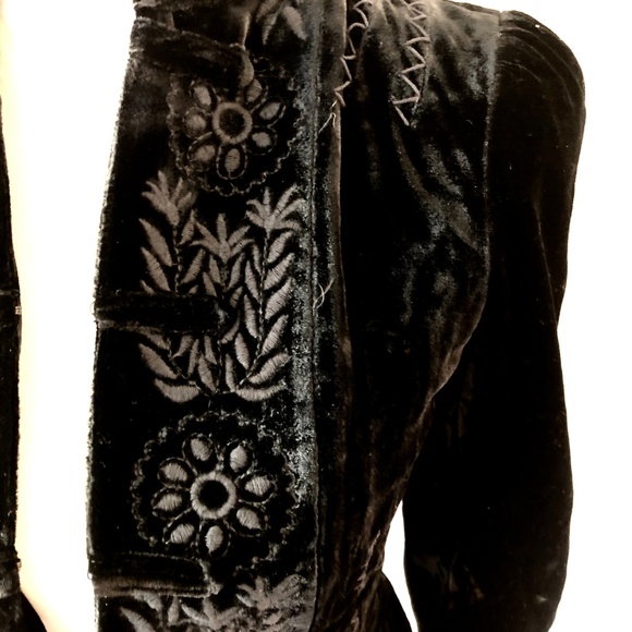 BCBGMaxAzria Black Velvet Blazer - Picture 4 of 7